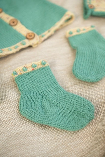 Positano - stickade babysockor