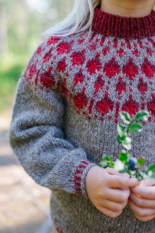 Lingonberry Sweater mini - garnkit från 295kr
