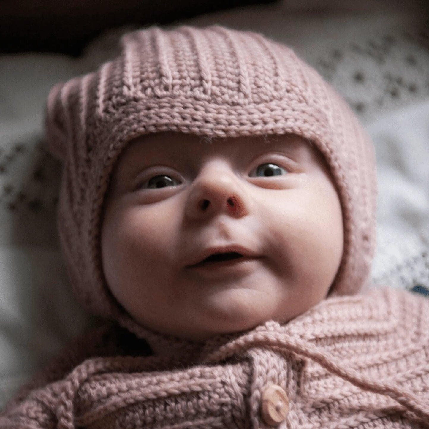 Åker - virkad babymössa - Fru Olesen Garn
