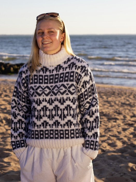 Orla – mönsterstickad tröja
