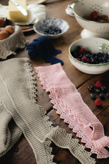 Frid - stickad scarf