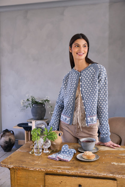 Stjärnro – Colourwork Cardigan Knitting Pattern