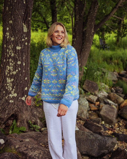 Carly - patterned sweater in Older and PrettyPrint