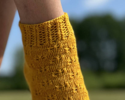 Dandelion Patch Shortie Socks