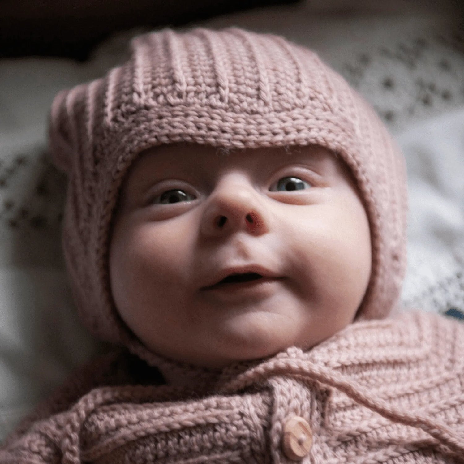 Åker - virkad babymössa - Fru Olesen Garn