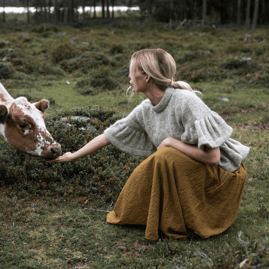 Iris – Stickad topp med volang - Fru Olesen Garn